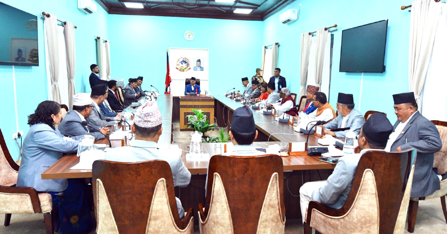 सरकारले लगातार सुशासनको पक्षमा काम गरेको दाबी गर्दै आएको छ, तर प्रधानमन्त्री र मन्त्रीहरूको सम्पत्तिसमेत सार्वजनिक गर्न सकेको छैन